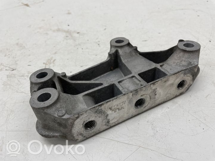 Opel Insignia B Supporto di montaggio del motore (usato) 84221477