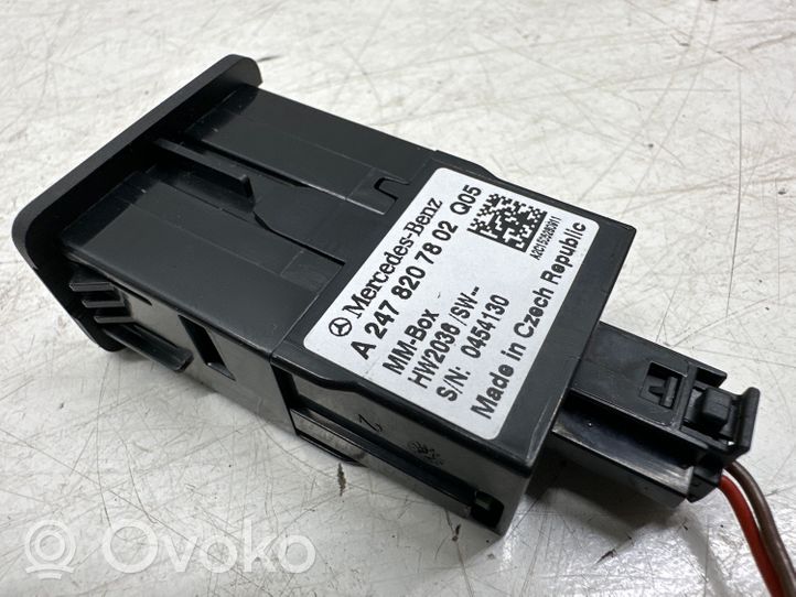 Mercedes-Benz CLA C118 X118 Connecteur/prise USB A2478207802