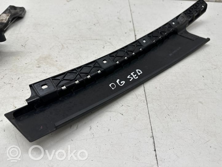 BMW 3 F30 F35 F31 Aizmugurē durvju dekoratīvā apdare (moldings) 7258308