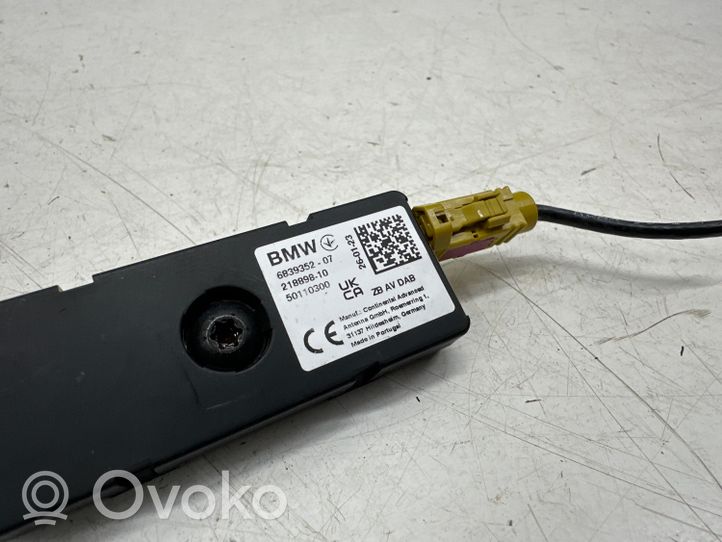 BMW X7 G07 Aerial antenna amplifier 6839352