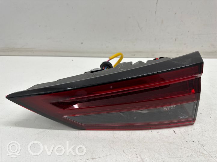 Nissan Qashqai J12 Lampy tylnej klapy bagażnika 