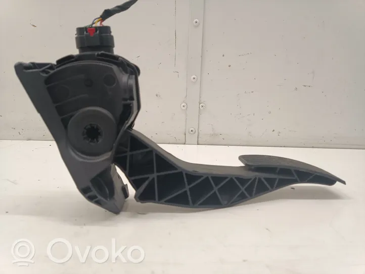 Opel Astra K Accelerator throttle pedal 13373777