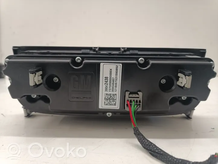 Opel Astra K Climate control unit 39042438