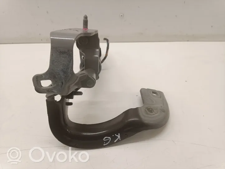 Audi A4 S4 B9 8W Takaluukun/tavaratilan luukun nostomoottori 8W9827851D