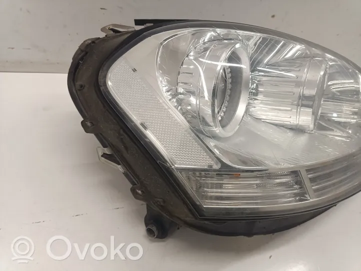 Mercedes-Benz ML W164 Lampa przednia A0028206026