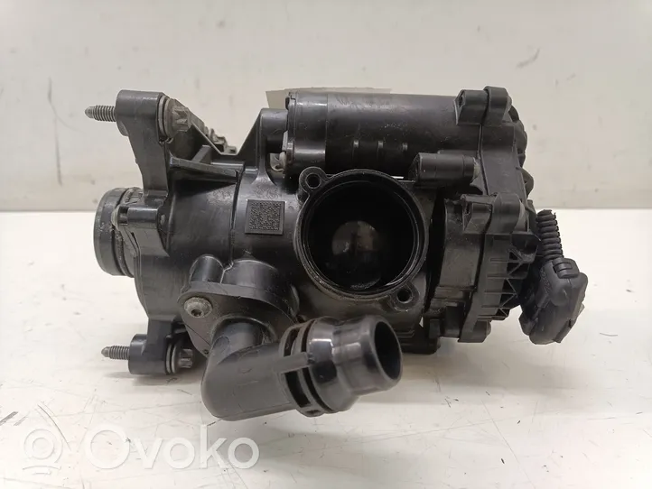 BMW 1 F40 Termostato/alloggiamento del termostato 8631943