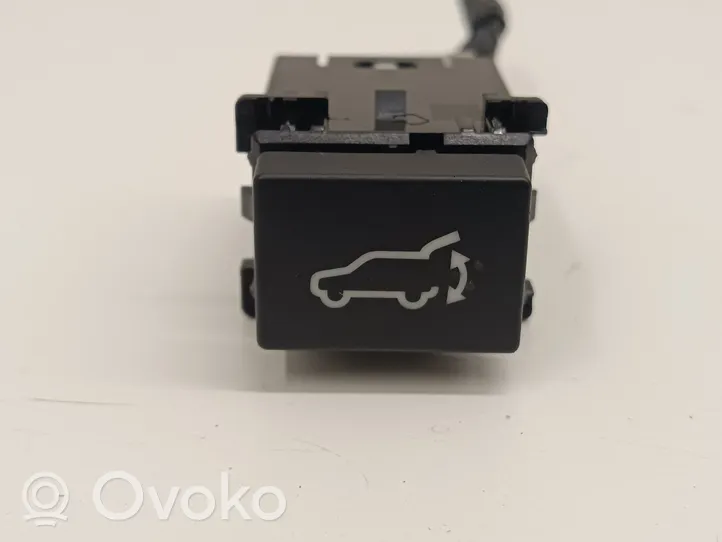 Subaru Forester SK Tailgate/trunk/boot open switch 
