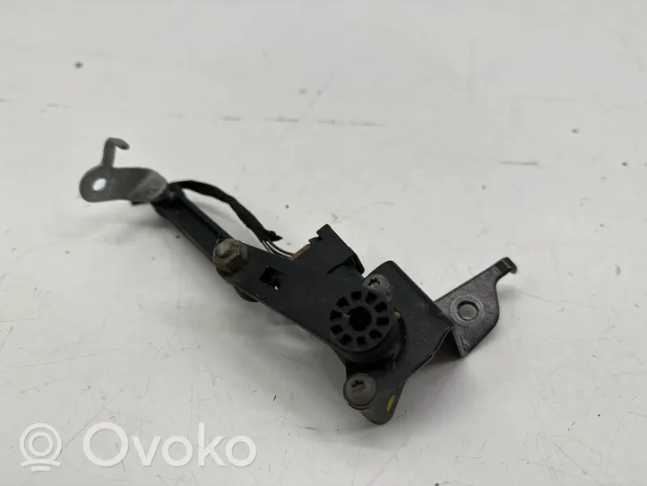 Mini Cooper Countryman F60 Czujnik poziomowania świateł osi przedniej 6895466