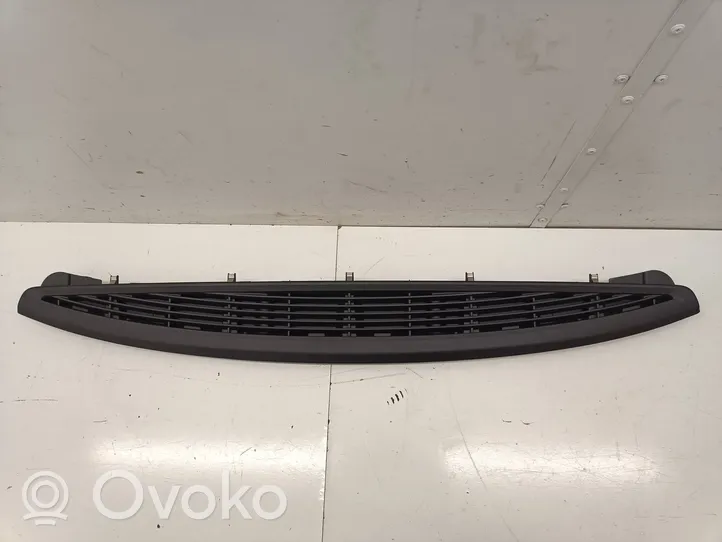 BMW 5 G30 G31 Lango oro grotelės 7384524