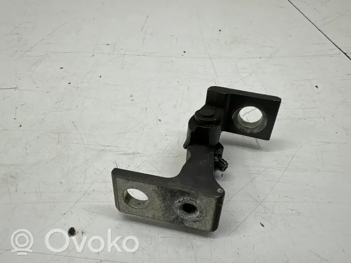 Volkswagen Polo V 6R Front door upper hinge 