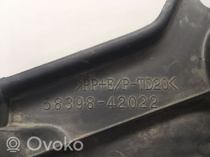 Toyota RAV 4 (XA40) Alustakaukalon verhoilu 5839842022