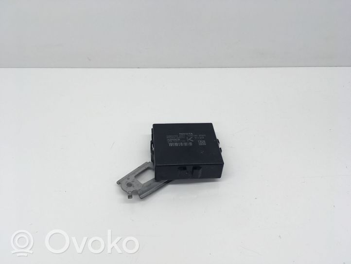 Toyota RAV 4 (XA50) Pysäköintitutkan (PCD) ohjainlaite/moduuli 8905042010