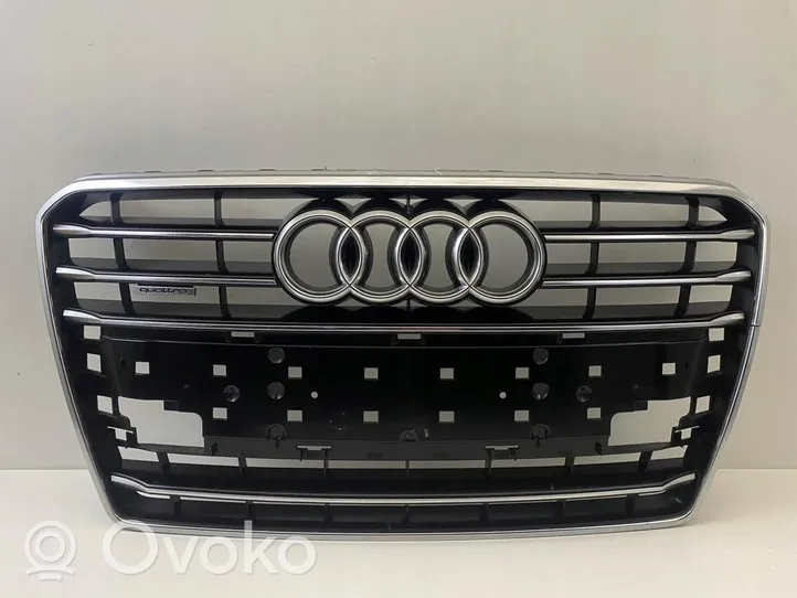 Audi A6 C7 Grotelės viršutinės 4G8853651