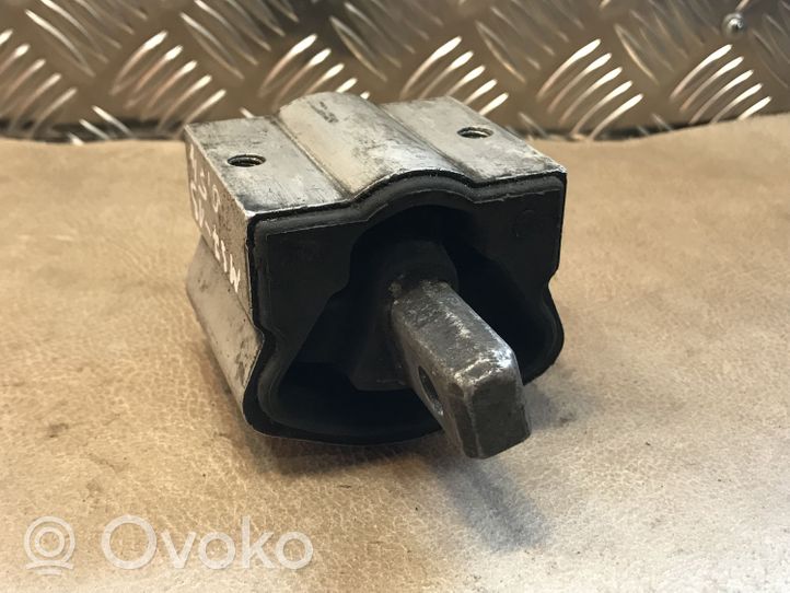 Mercedes-Benz E W211 Supporto della scatola del cambio A220240