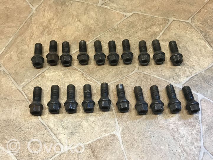 BMW 7 F01 F02 F03 F04 Nuts/bolts 