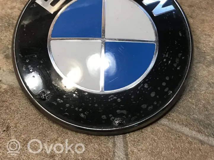 BMW 3 E90 E91 Emblemat / Znaczek 8219237