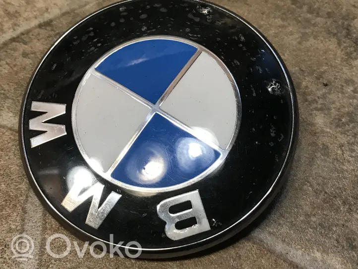 BMW 3 E90 E91 Emblemat / Znaczek 8219237