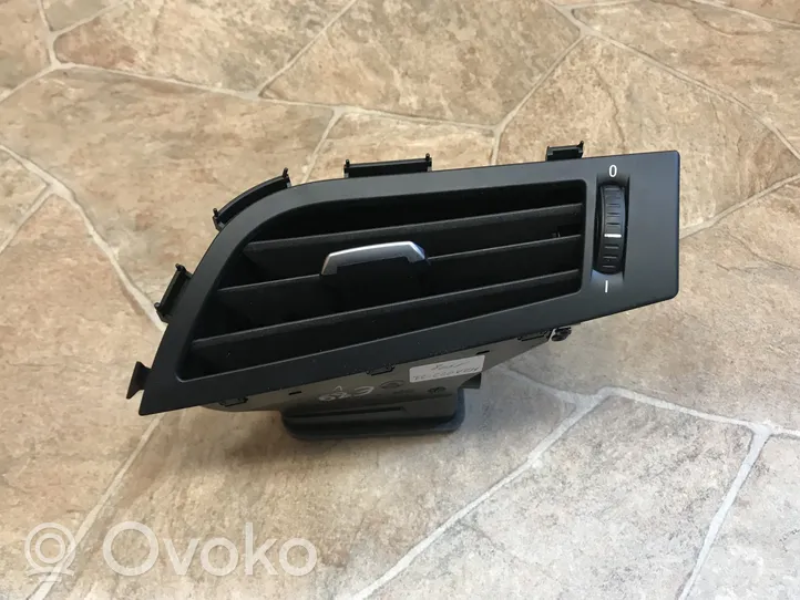 BMW Z4 E89 Lango oro grotelės 9173537