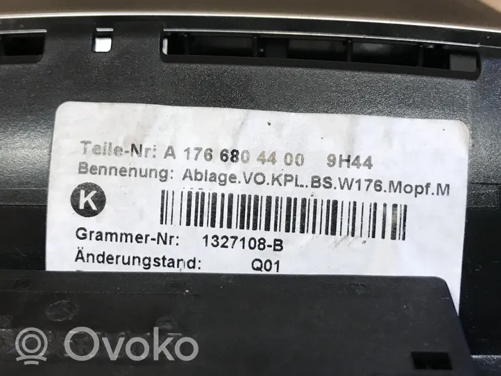 Mercedes-Benz A W176 Popielniczka deski rozdzielczej A1766804400