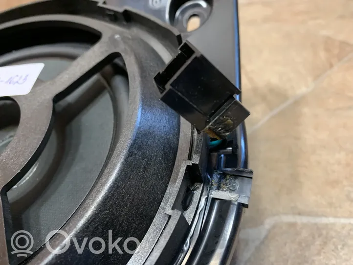 Mercedes-Benz C W205 Subwoofer-bassokaiutin A2058201502