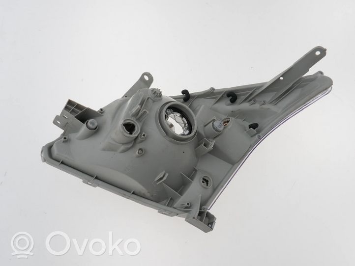 Toyota Land Cruiser (J120) Faro/fanale 811706A060