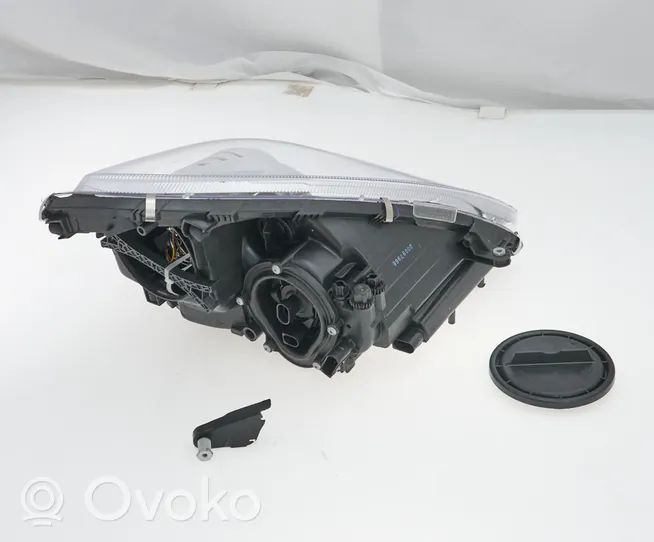 Mercedes-Benz SLK R171 Lampa przednia A1718203161