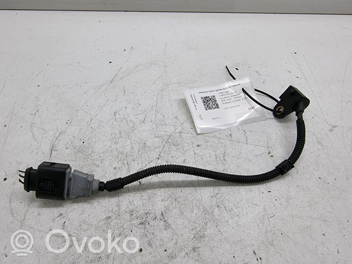 Volkswagen PASSAT B6 Alkūninio veleno apsukų daviklis 9805940