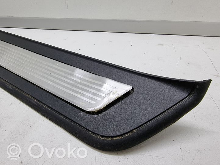 BMW 5 F10 F11 Copertura del rivestimento del sottoporta anteriore 8050050