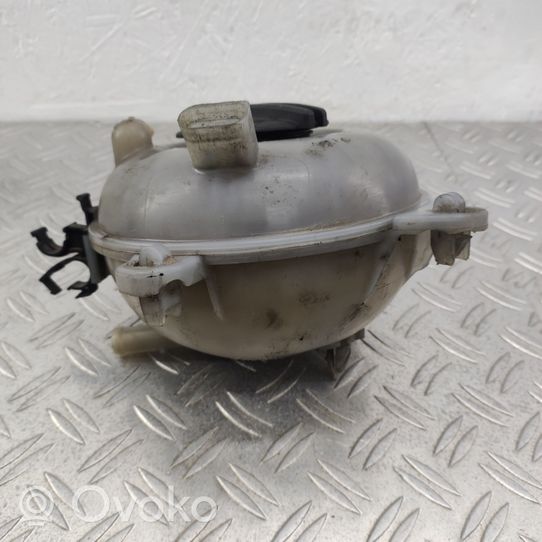 Volkswagen PASSAT B8 Vase d'expansion / réservoir de liquide de refroidissement 5Q0121407G