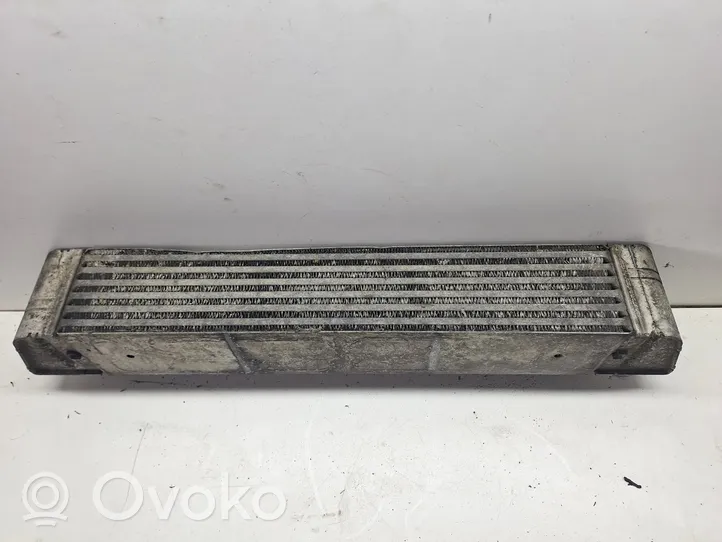 BMW 5 E60 E61 Starpdzesētāja radiators 7795823