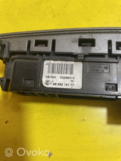 Peugeot 307 Un conjunto de interruptores 9659215177