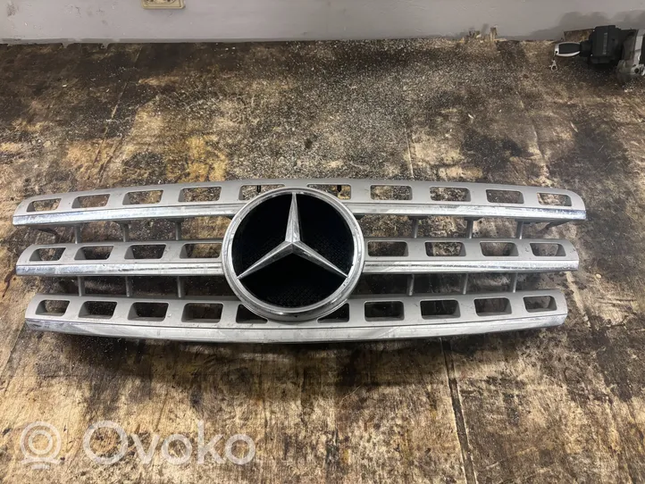 Mercedes-Benz ML W164 Maskownica / Grill / Atrapa górna chłodnicy a1648802085