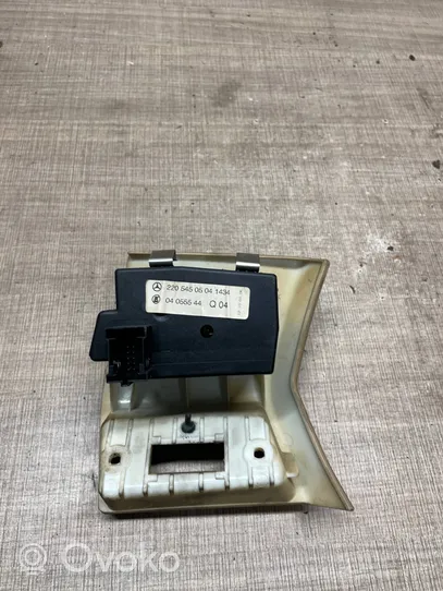 Mercedes-Benz S W220 Interruptor de luz A2205450504