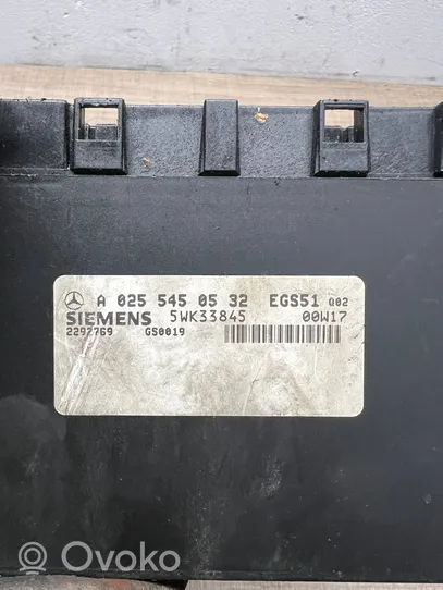 Mercedes-Benz E W211 Module de contrôle de boîte de vitesses ECU A0255450532