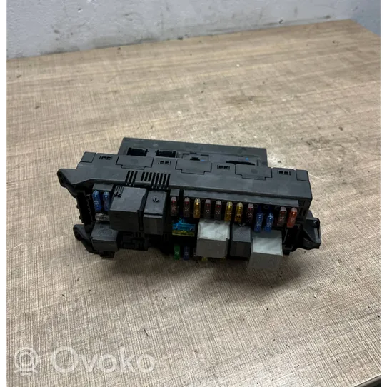 Mercedes-Benz E W211 Module de fusibles A2115453801