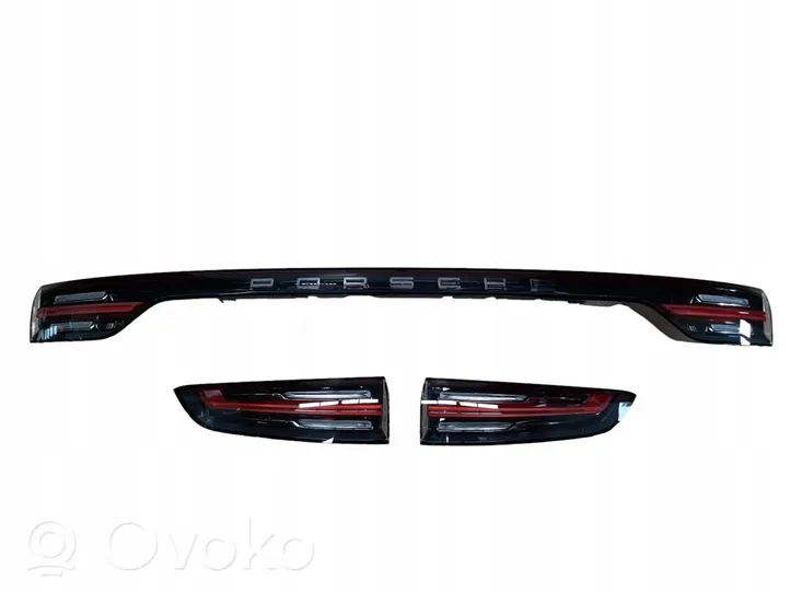 Porsche Cayenne (9Y0 9Y3) Set di luci posteriori 9Y0945081P