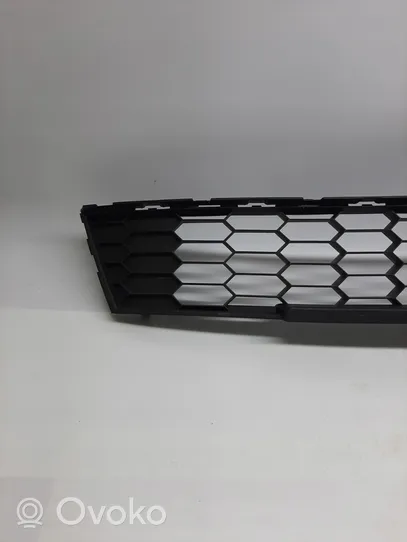 Skoda Octavia Mk3 (5E) Grille inférieure de pare-chocs avant 5E0853677E