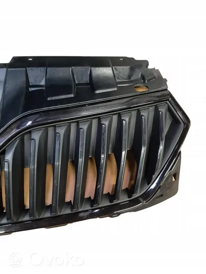 Skoda Fabia Mk3 (NJ) Front bumper upper radiator grill 6V0853653C