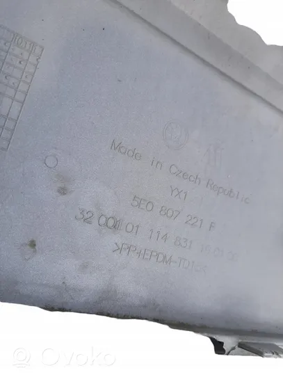Skoda Octavia Mk3 (5E) Zderzak przedni 5EO807221F