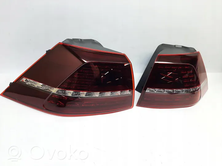 Volkswagen Golf VII Lampy tylne / Komplet 5G0945208C