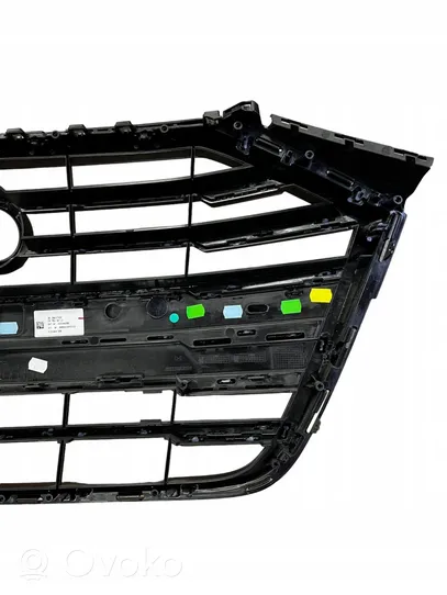 Audi A8 S8 D5 Maskownica / Grill / Atrapa górna chłodnicy 4N0853651H