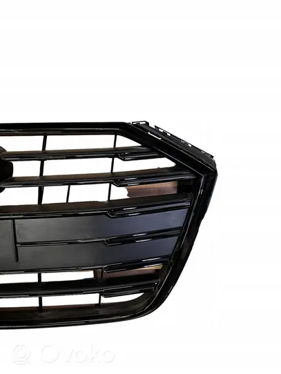 Audi A8 S8 D5 Maskownica / Grill / Atrapa górna chłodnicy 4N0853651H