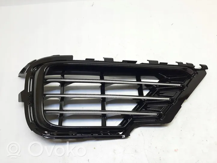 Volkswagen Touareg II Grille inférieure de pare-chocs avant 7P6853665G