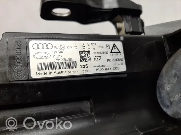 Audi Q3 8U Priekinis žibintas 8U0941005