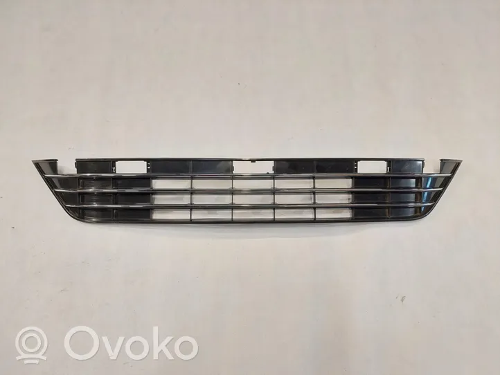 Volkswagen Touareg II Grille inférieure de pare-chocs avant 7P6853677E