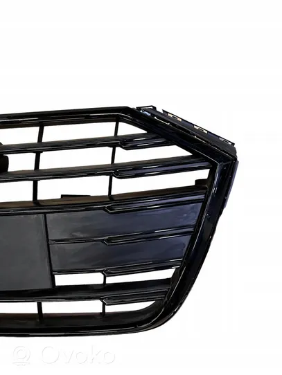 Audi A8 S8 D5 Maskownica / Grill / Atrapa górna chłodnicy 4N0853651H