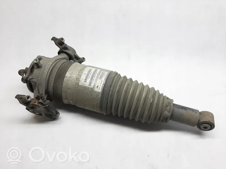 Volkswagen Touareg II Ammortizzatore posteriore a sospensione pneumatica 7p6616020J