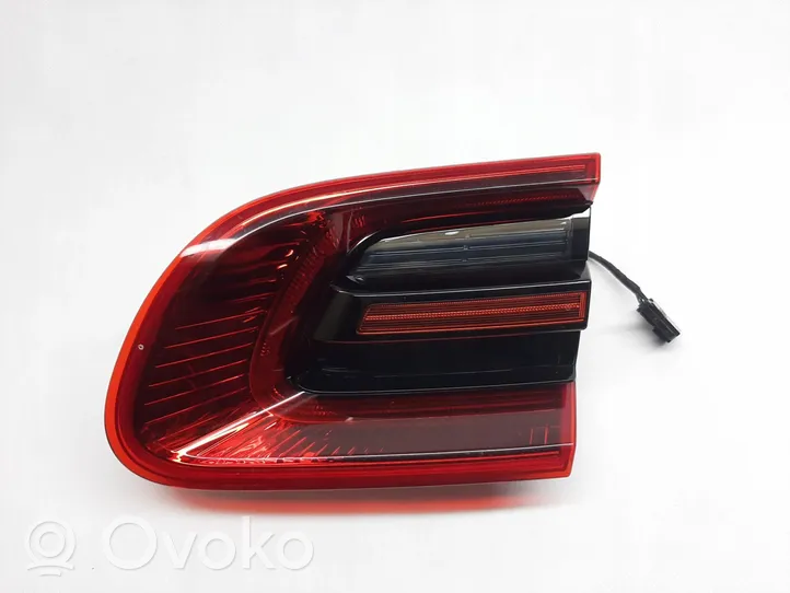 Porsche Macan Tailgate rear/tail lights 95B945094T