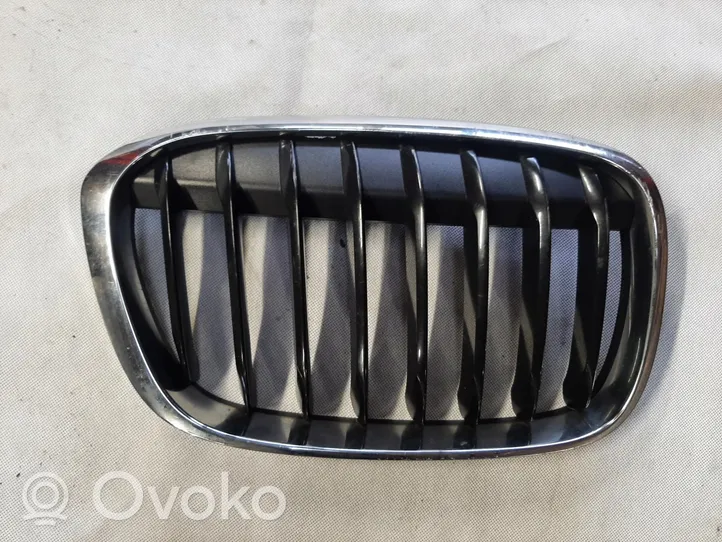 BMW X1 F48 F49 Maskownica / Grill / Atrapa górna chłodnicy 7383364