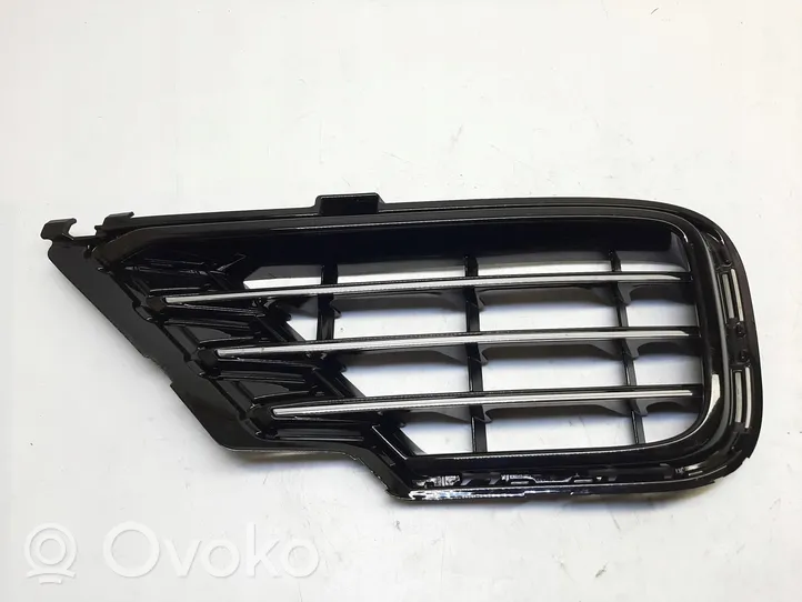 Volkswagen Touareg II Mascherina inferiore del paraurti anteriore 7P6853665G